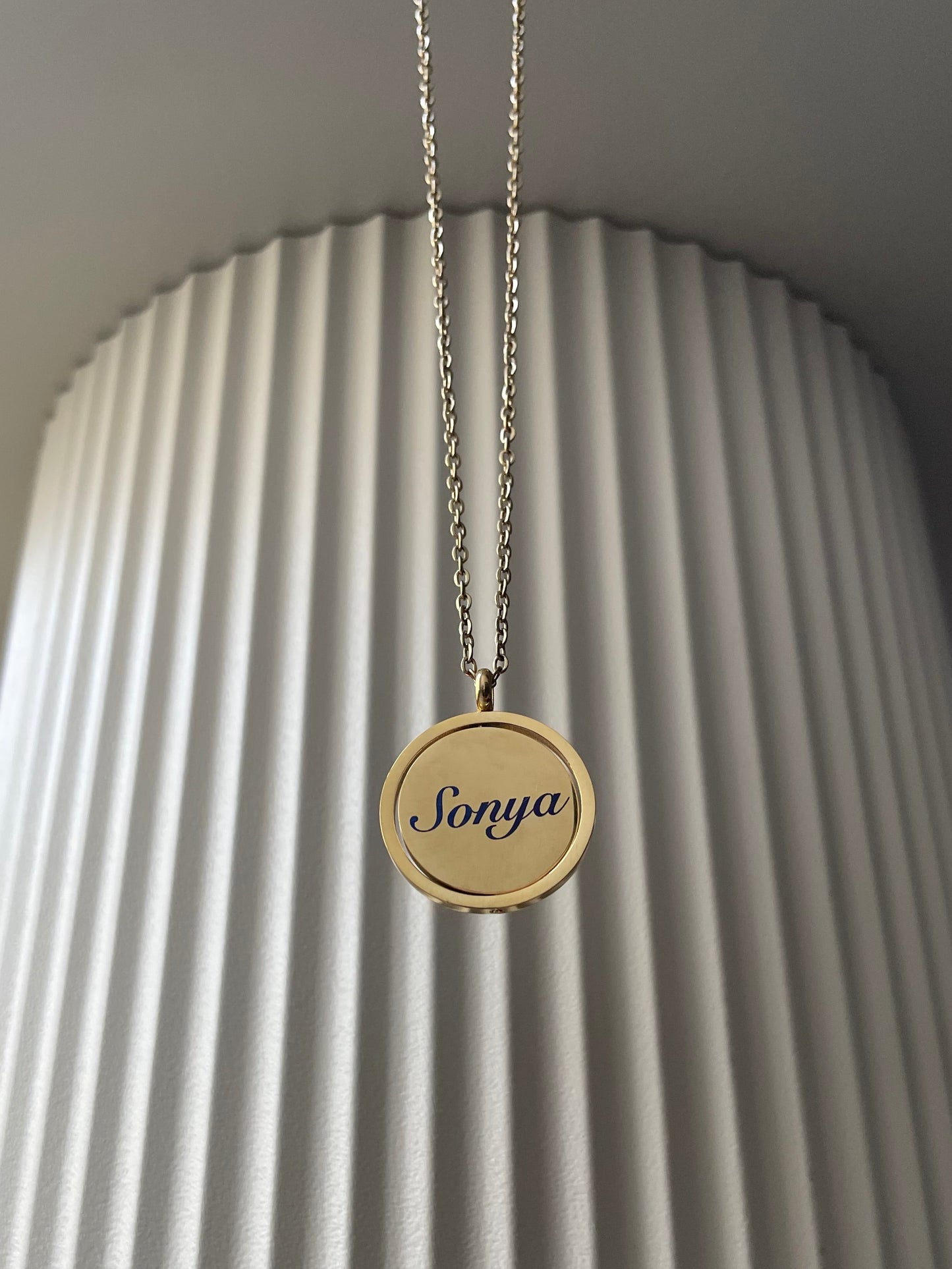 Collier Personnalisé Or finition en Acier Inoxydable Médaillon