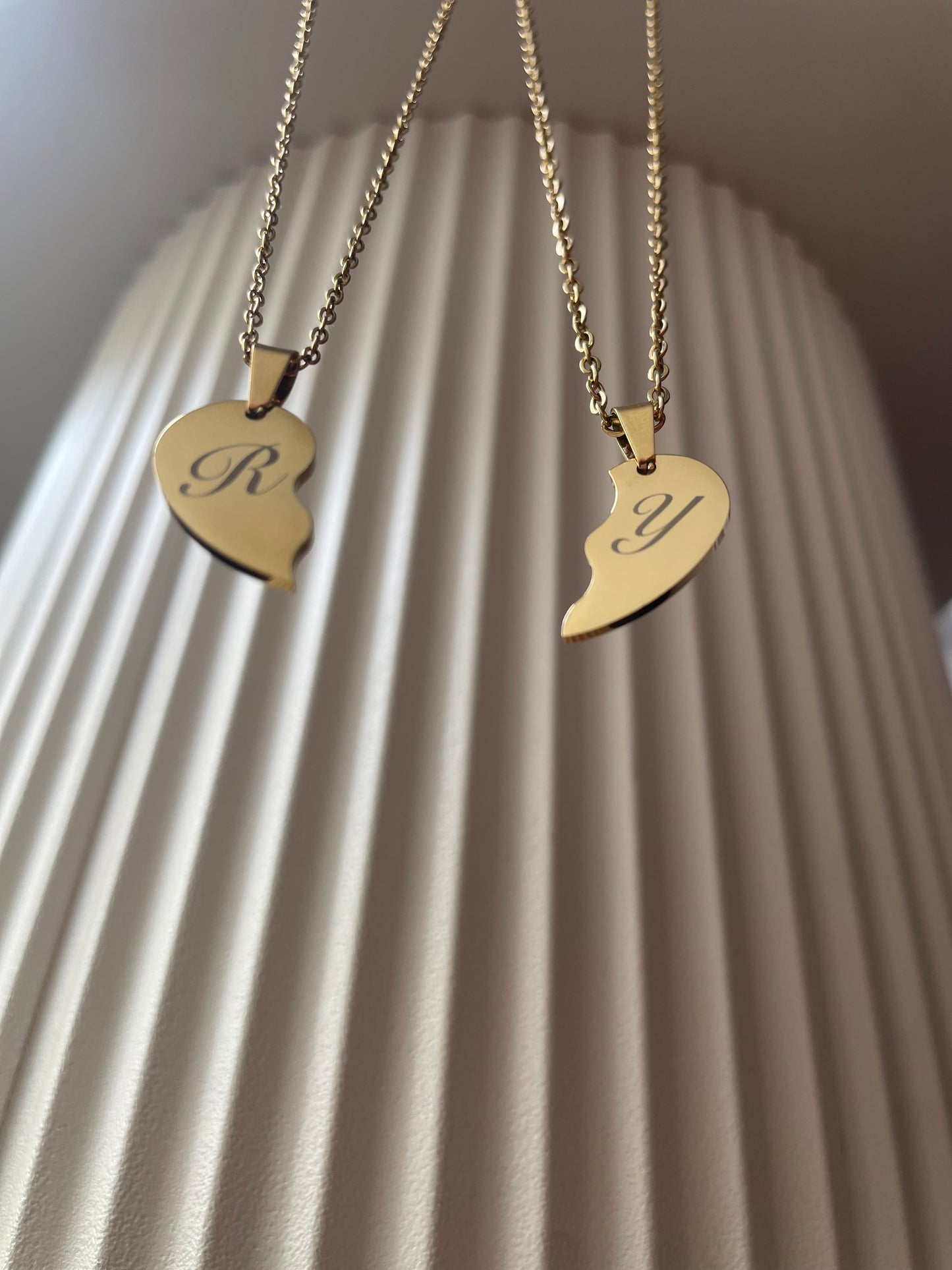 Colliers Demi Coeur OR / OR ROSE / ARGENT finition , en acier Inoxydable